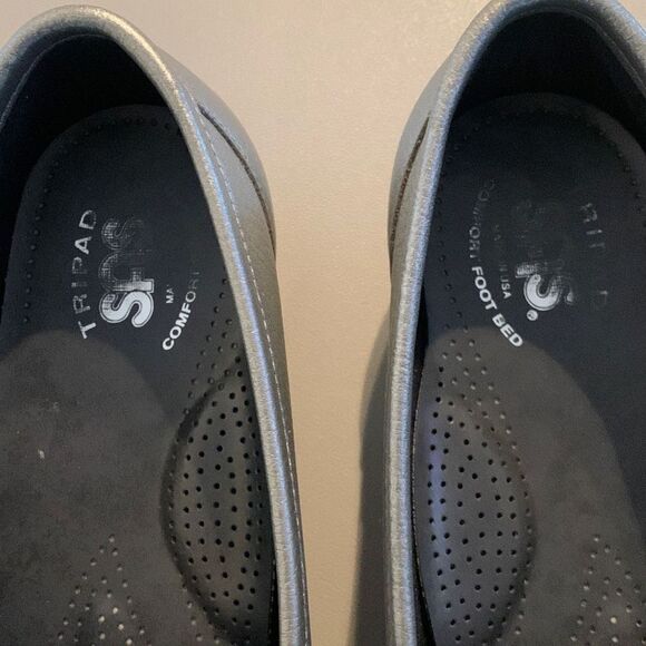 SAS Silver Leather Loafers - Picture 5 of 7